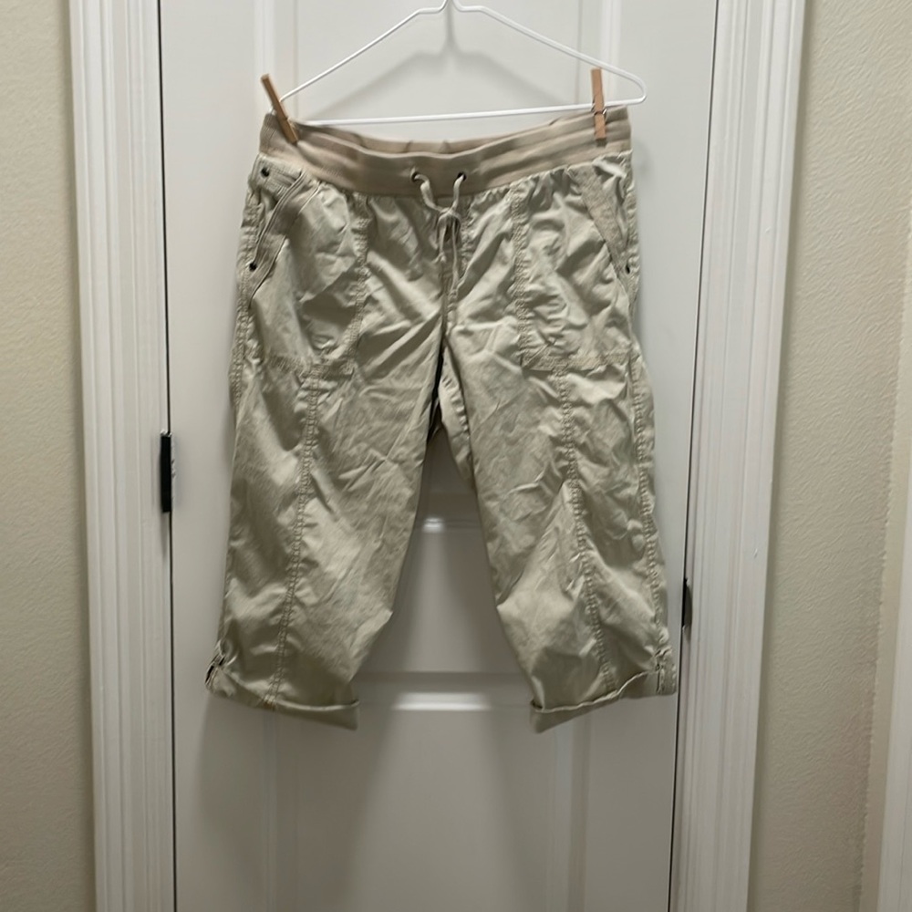 Khaki capri pants